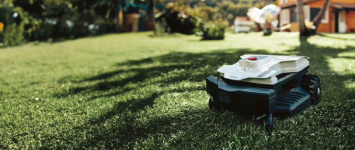 Quectel & ZCS Transforming Robotic Lawnmowers with AI and RTK Nav